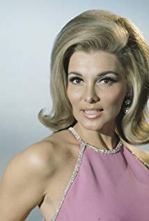 How tall is Nancy Kovack?